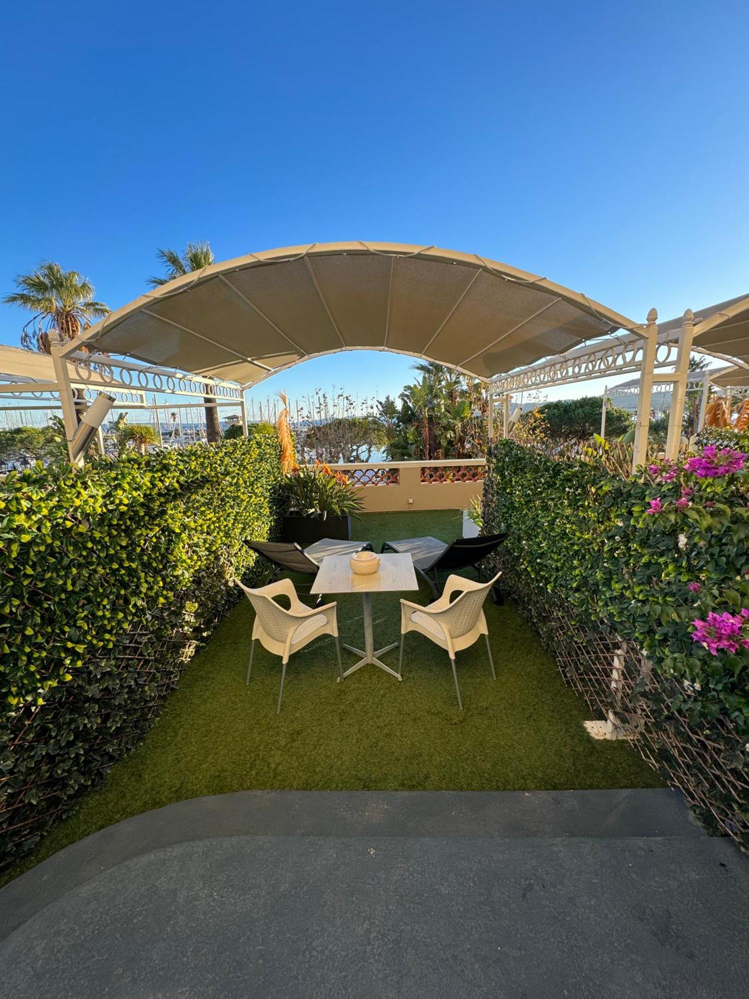 Hotel Le Rabelais Le Lavandou