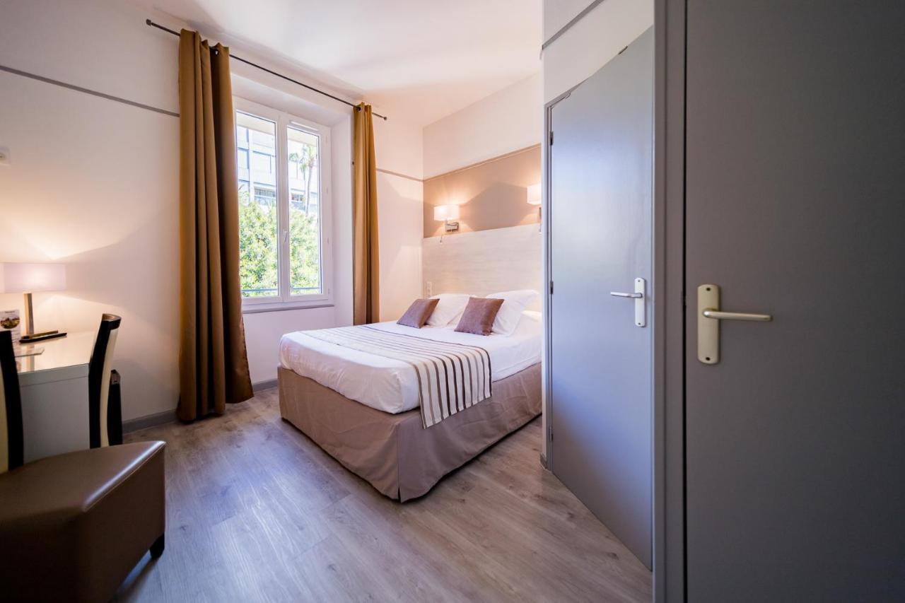 Hotel Le Rabelais 3*